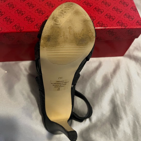 Guess Kaesy2 Peep Toe Pumps - Picture 5 of 6